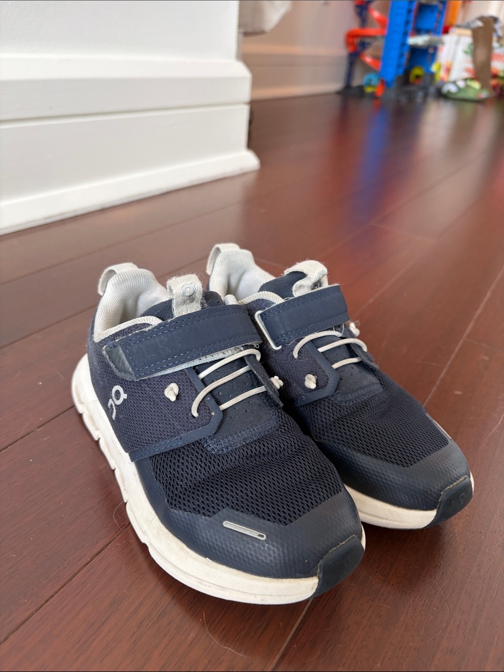 On Running Kids Navy and White Sneakers with Hook-and-Loop Strap